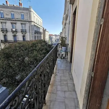 Charmant T2 Atypique, Renove, Confortable Beziers Exterior photo